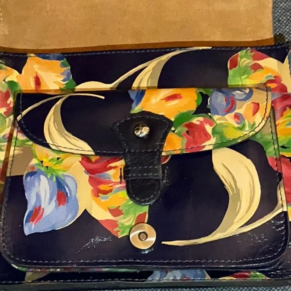 Patricia Nash Ilina Floral  Crossbody Bag - Navy 
Le Fleur Collection - Picture 3 of 10